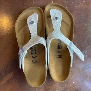 Birkenstock Gizeh Magic Snake White